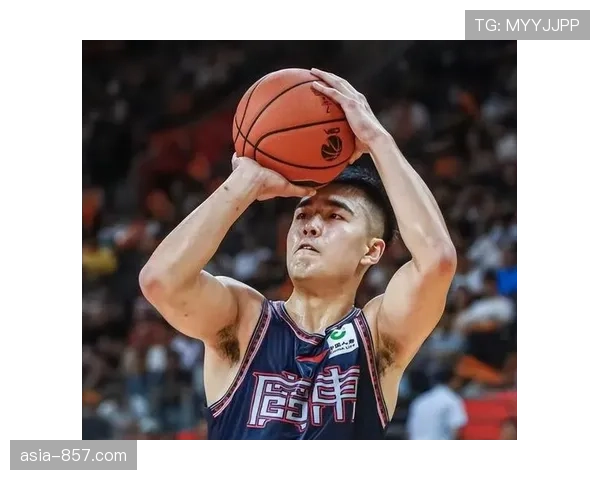 青岛队核心小外援韦瑟斯庞膝盖受伤，赛季前景不明